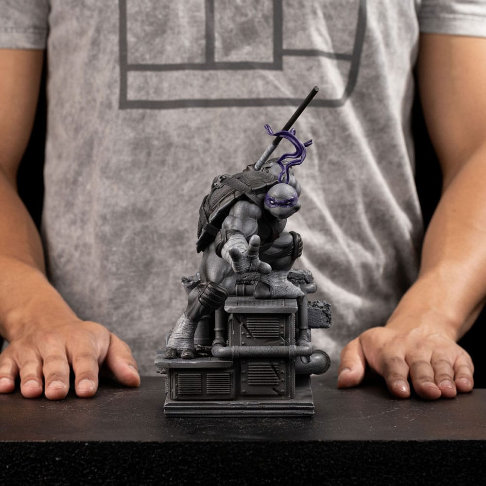 Teenage Mutant Ninja Turtles - Donatello Black and White Variant (Statue - 26 cm) Exclusive